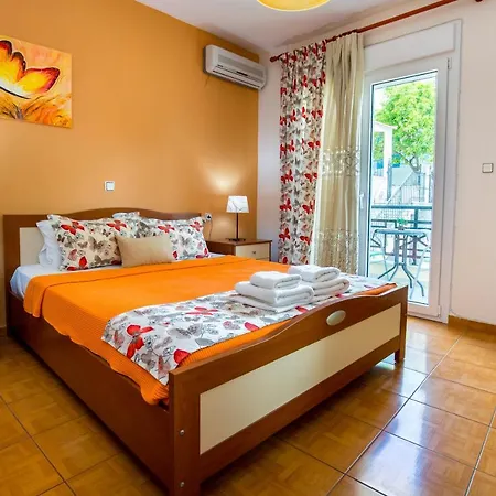 Smaro Skála Marión