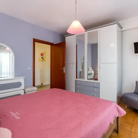 Apartment Smaro *