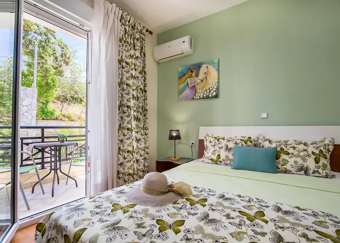 Smaro Skála Marión