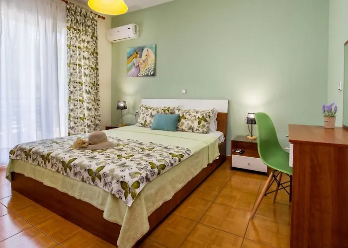 Smaro Skála Marión